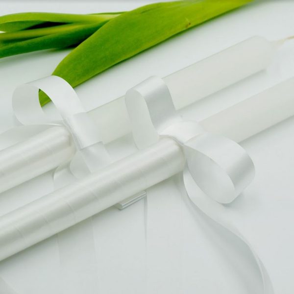 Бели класически сватбени свещи